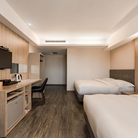The Riverside Hotel International Kaohsiung Exterior photo