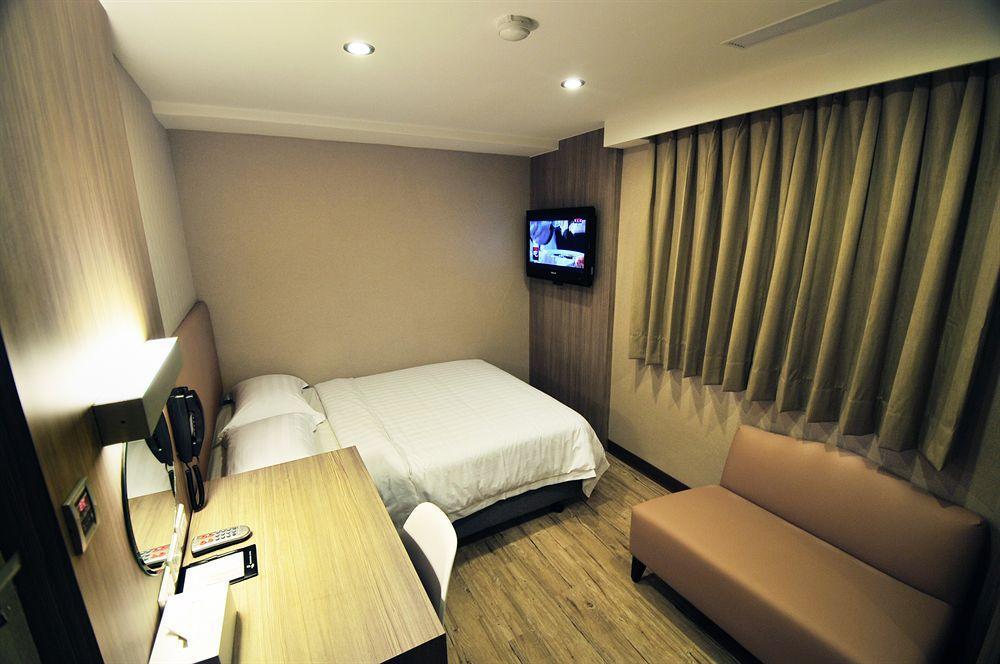 The Riverside Hotel International Kaohsiung Exterior photo