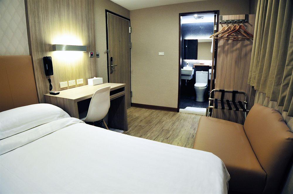 The Riverside Hotel International Kaohsiung Exterior photo
