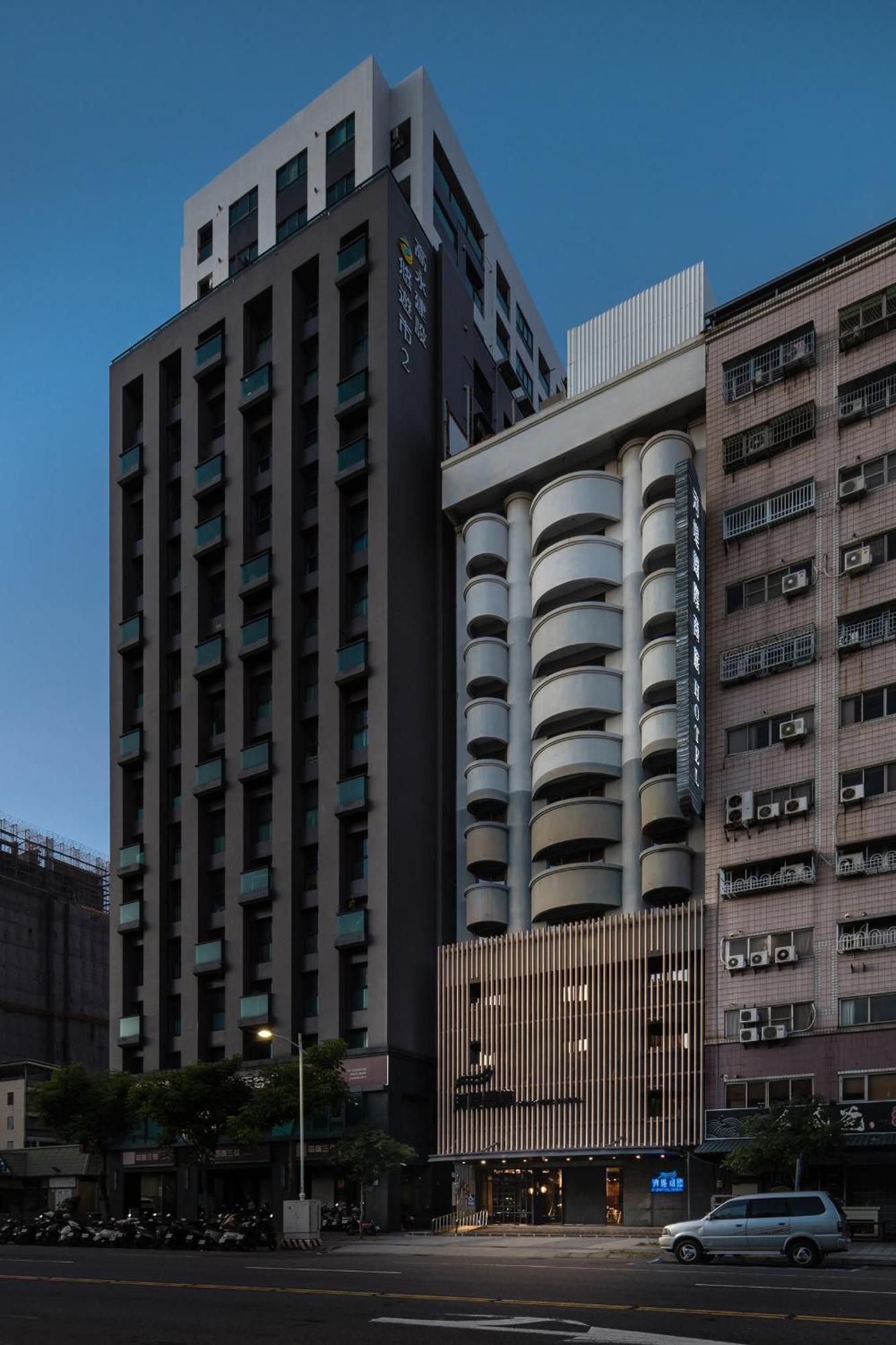 The Riverside Hotel International Kaohsiung Exterior photo