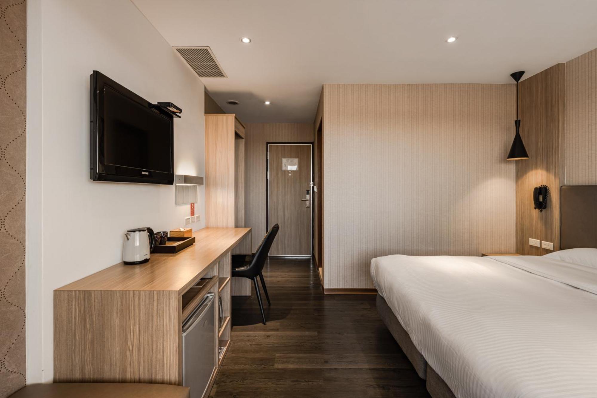 The Riverside Hotel International Kaohsiung Exterior photo