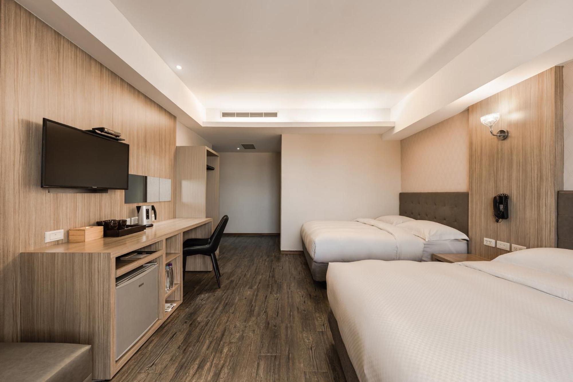 The Riverside Hotel International Kaohsiung Exterior photo