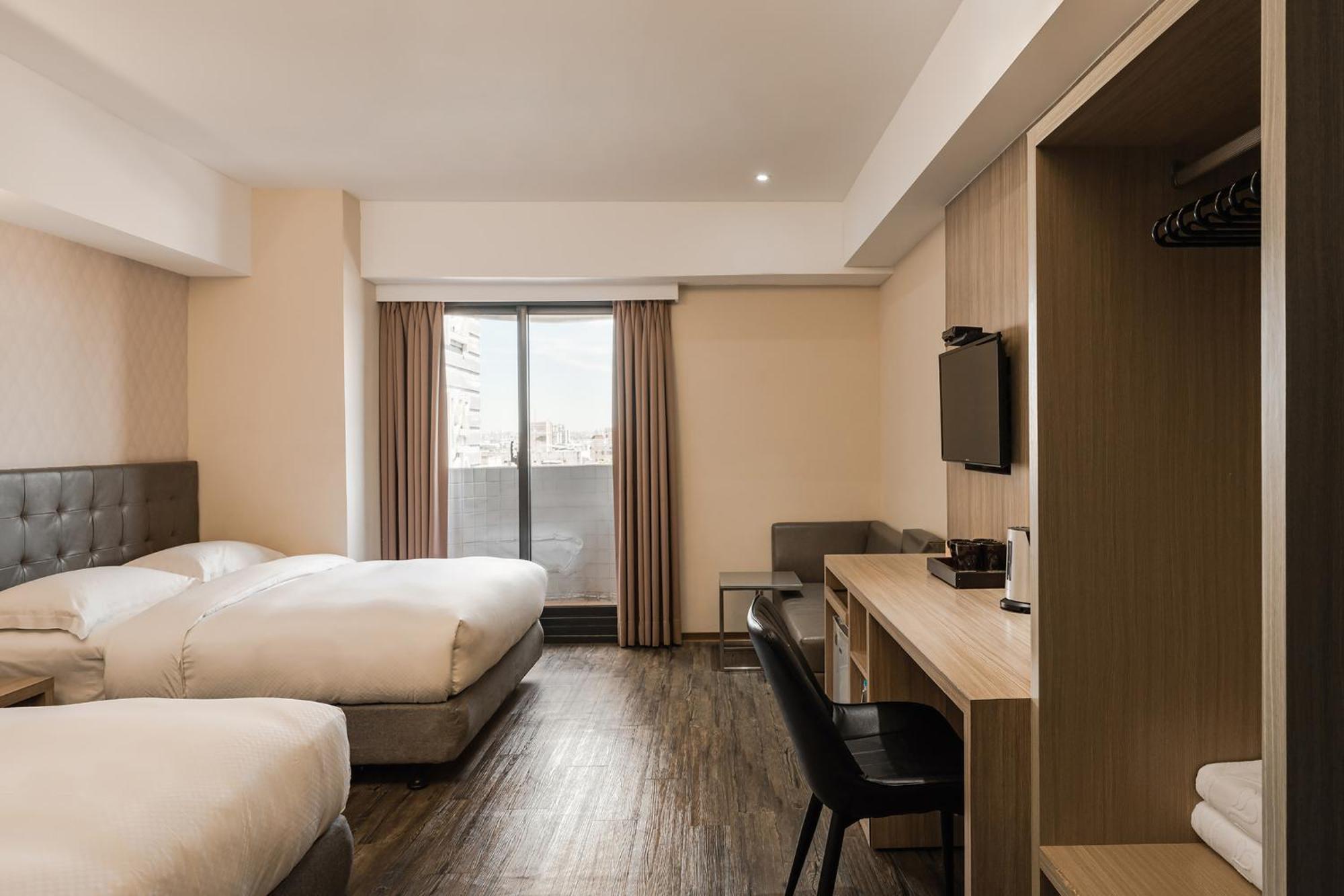 The Riverside Hotel International Kaohsiung Exterior photo
