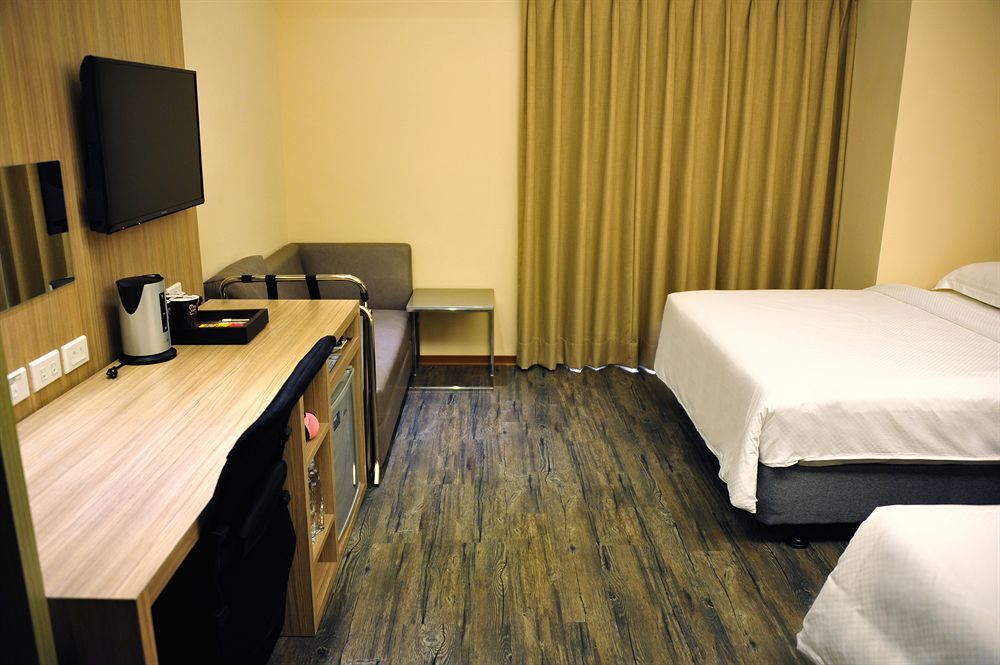 The Riverside Hotel International Kaohsiung Exterior photo