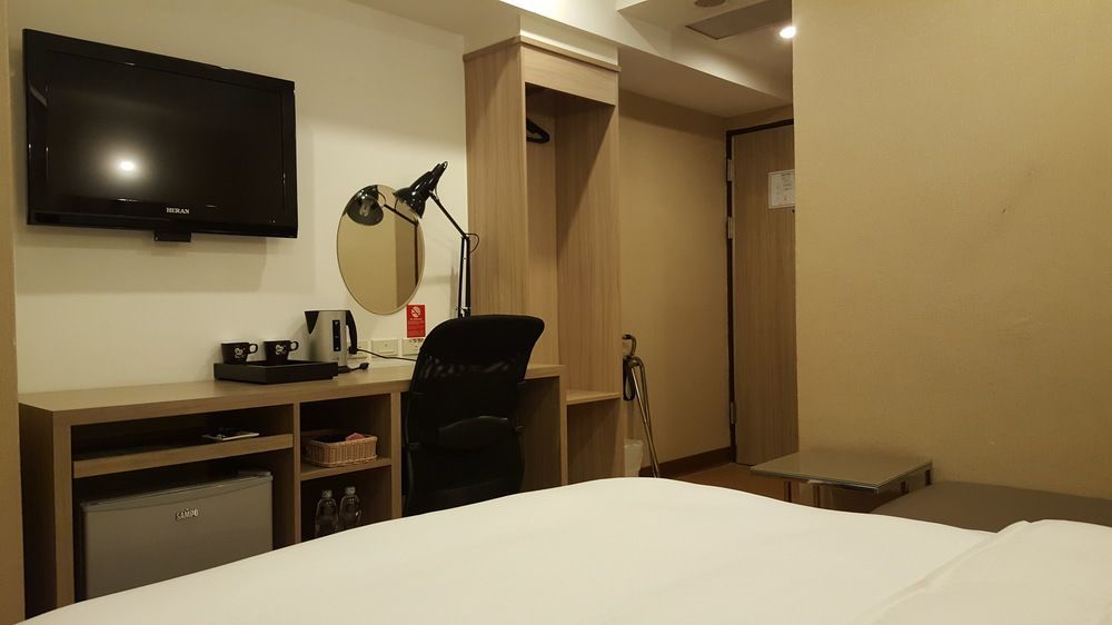 The Riverside Hotel International Kaohsiung Exterior photo