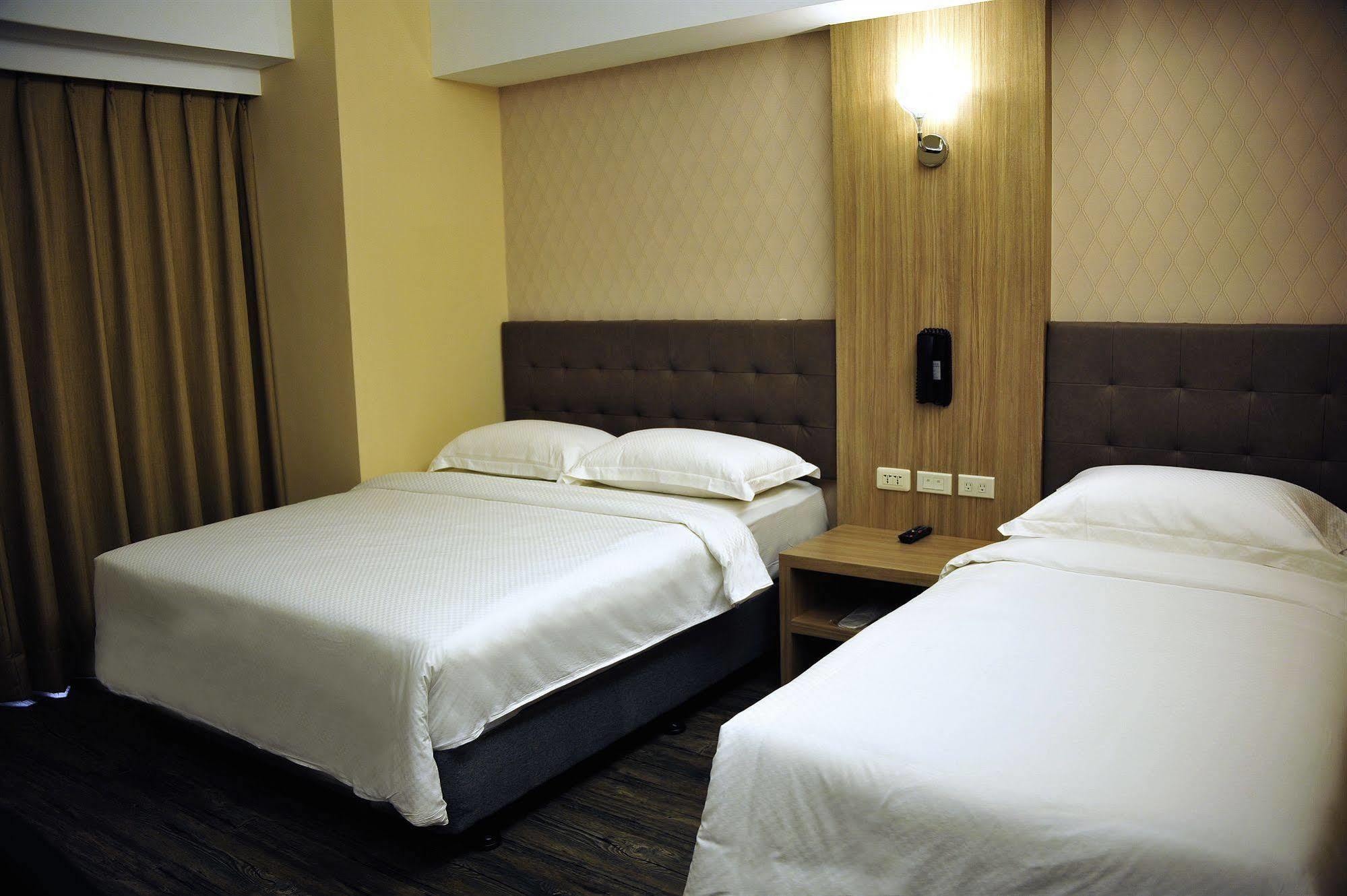 The Riverside Hotel International Kaohsiung Exterior photo