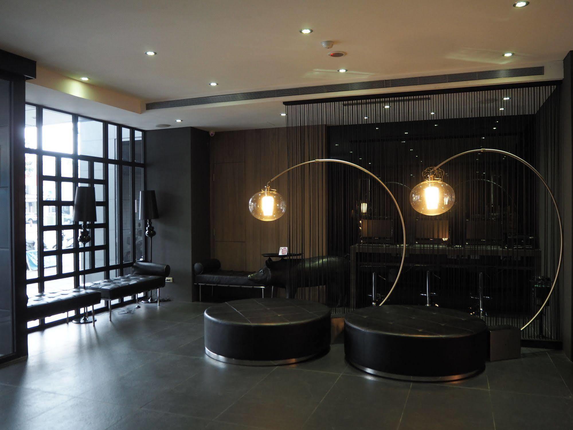 The Riverside Hotel International Kaohsiung Exterior photo